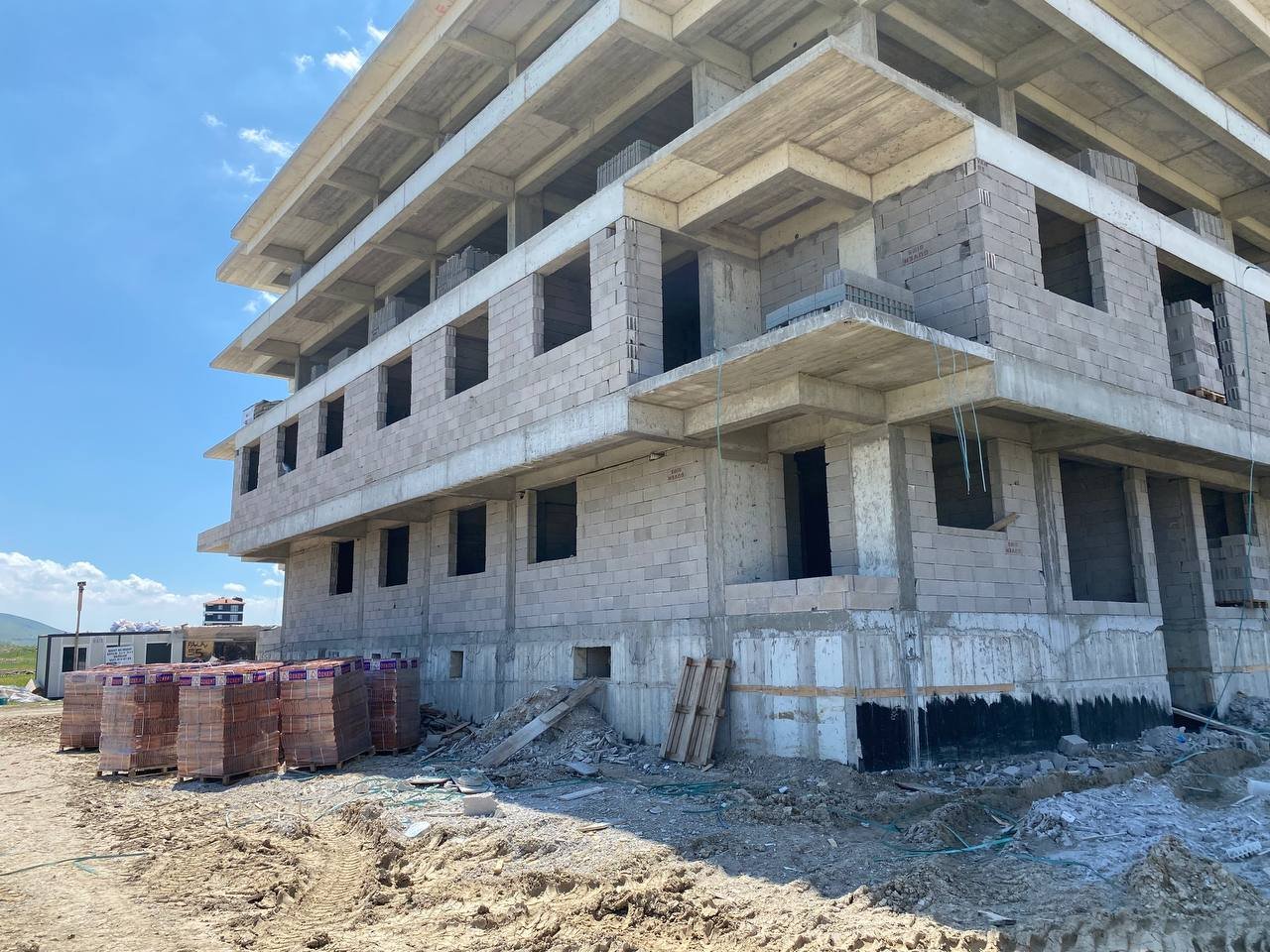 SATILIK Sincan Yenikentte Stadyum Arkası 2+1 Daire