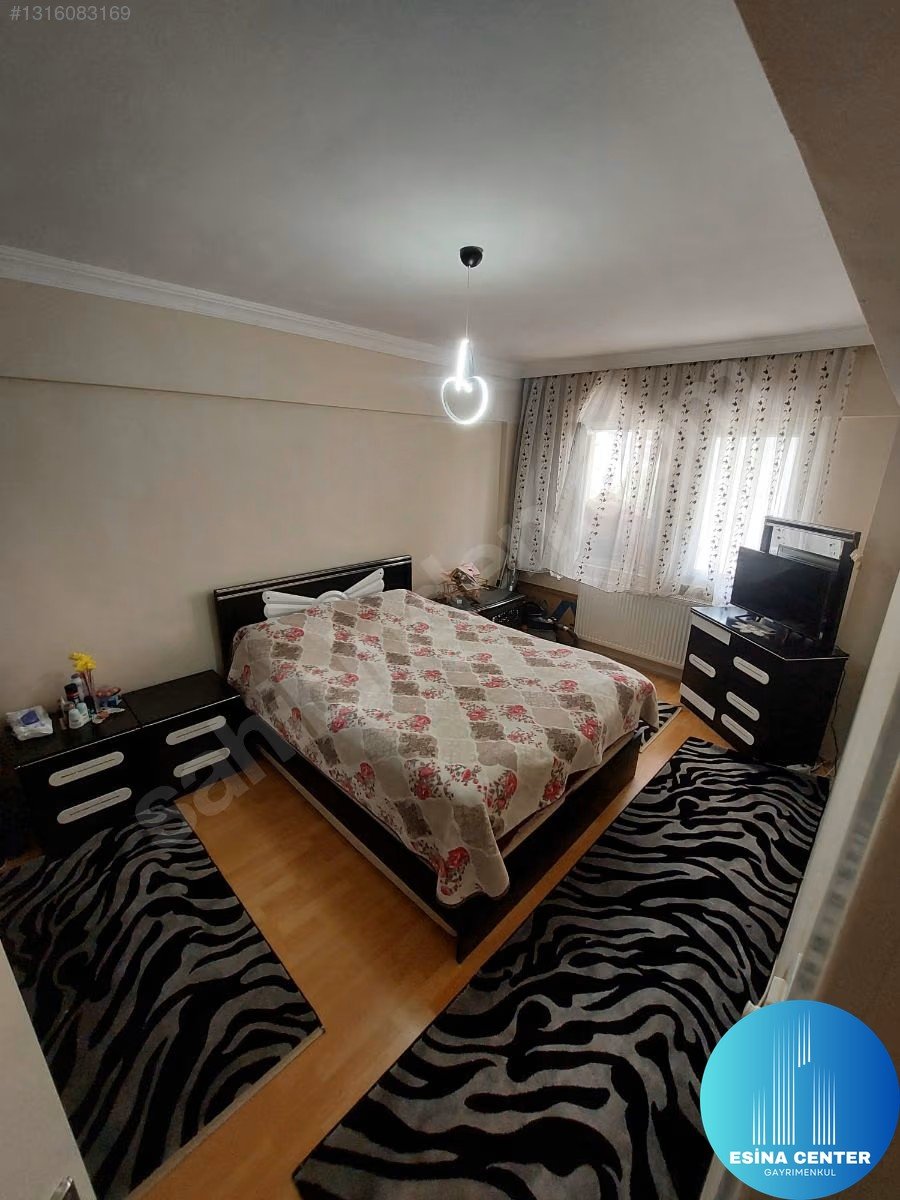 SATILIK Sincan’da 3+1 Yapılı Masrafsız Ara Katta Geniş Daire