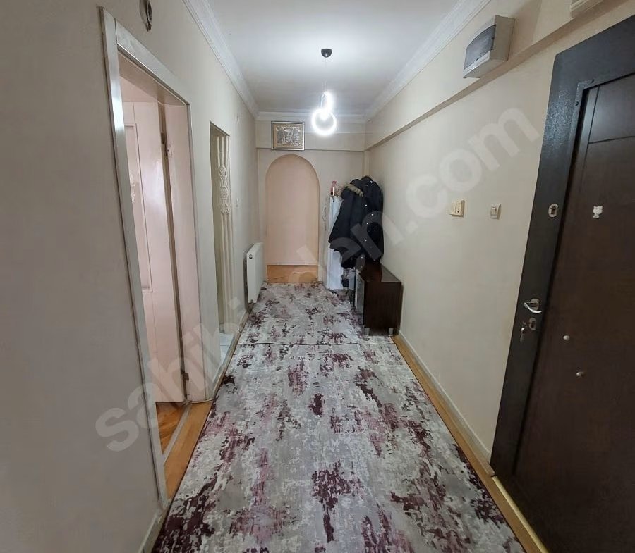 SATILIK Sincan’da 3+1 Yapılı Masrafsız Ara Katta Geniş Daire