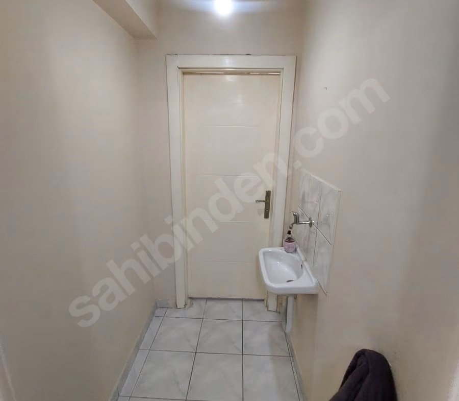 SATILIK Sincan’da 3+1 Yapılı Masrafsız Ara Katta Geniş Daire