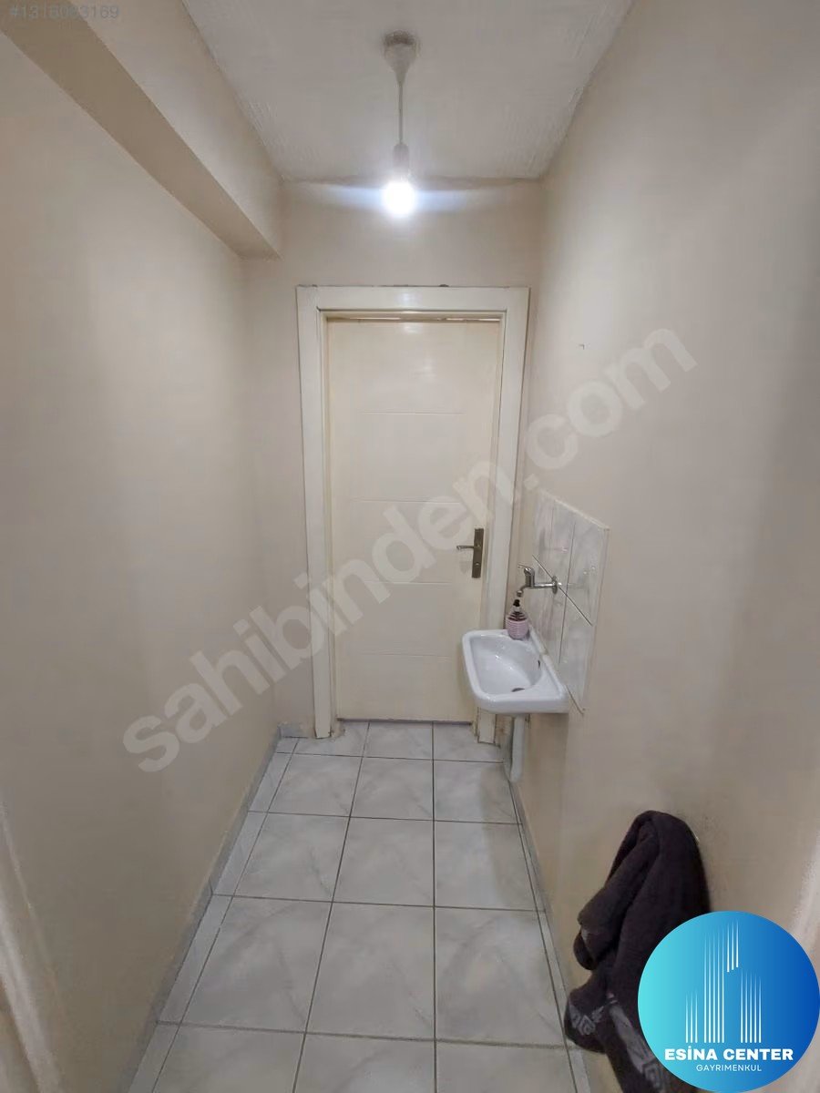 SATILIK Sincan’da 3+1 Yapılı Masrafsız Ara Katta Geniş Daire