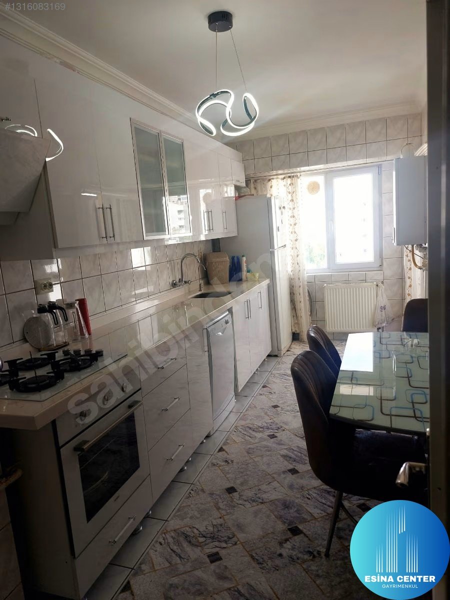 SATILIK Sincan’da 3+1 Yapılı Masrafsız Ara Katta Geniş Daire