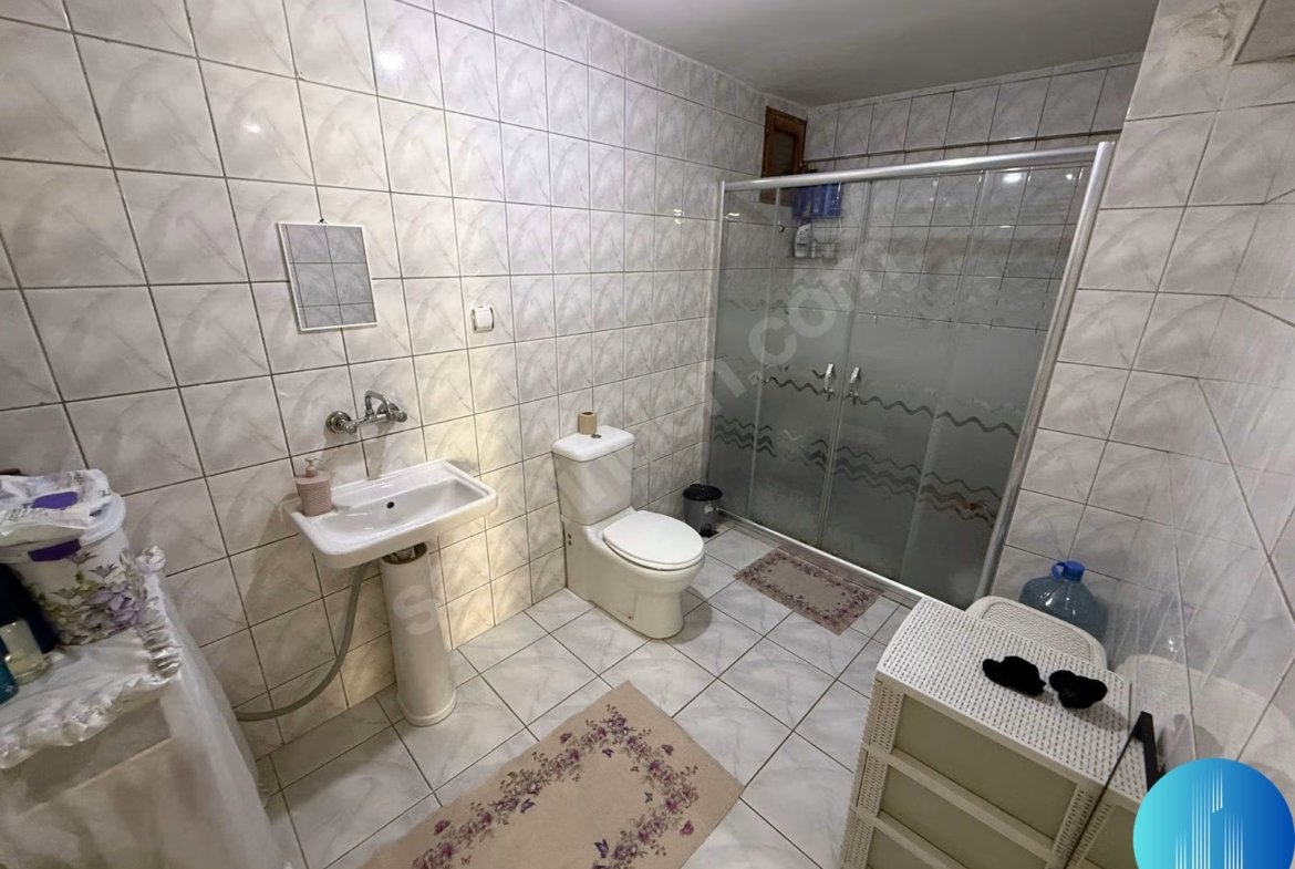 SATILIK Sincan’da 3+1 Yapılı Masrafsız Ara Katta Geniş Daire